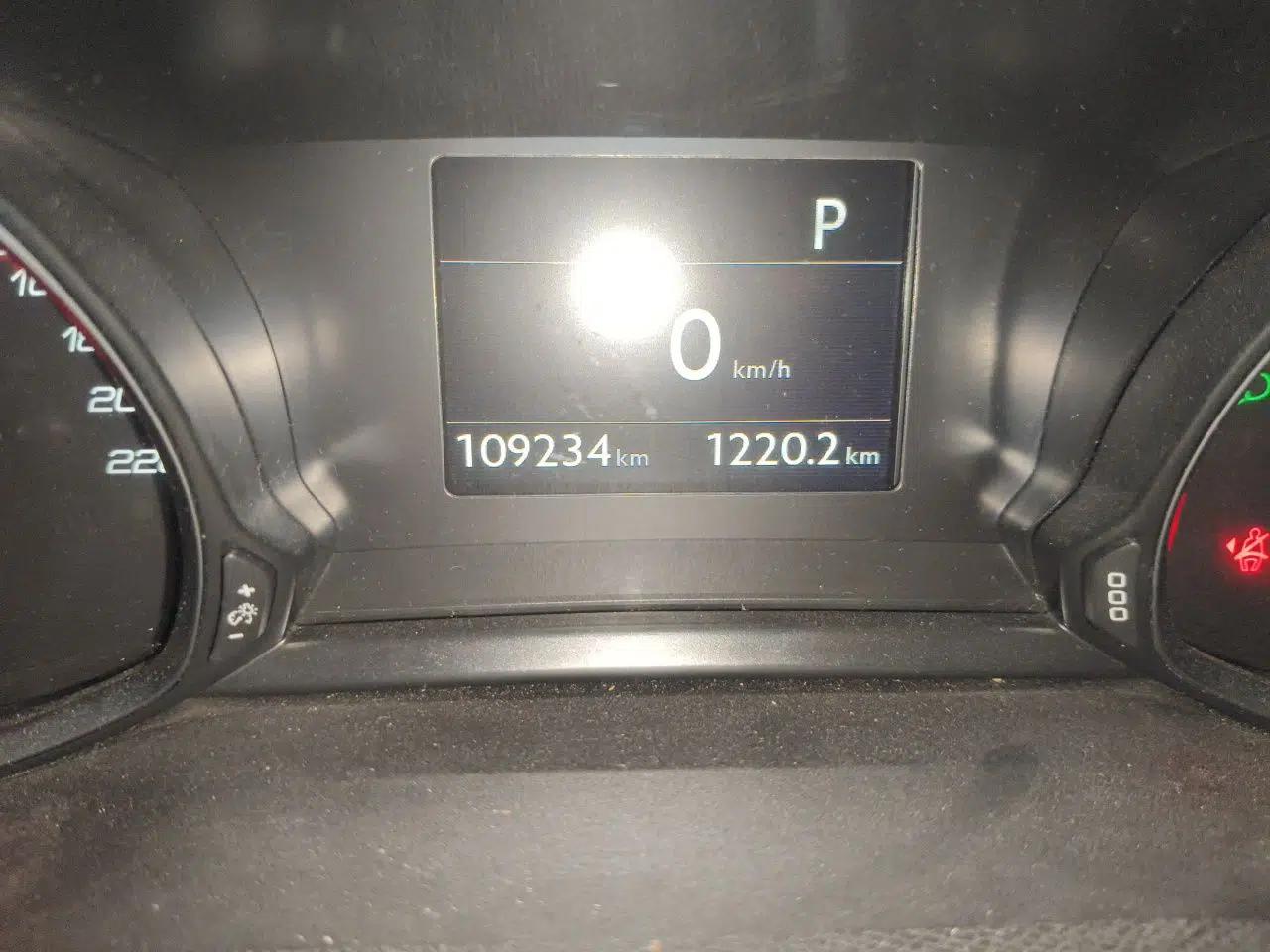 Peugeot 308S 2015 1.6T Automatic Ruichi Edition — миниатюра 12