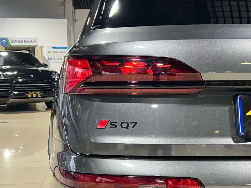 Audi SQ7 2024 4.0 TFSI — миниатюра 10