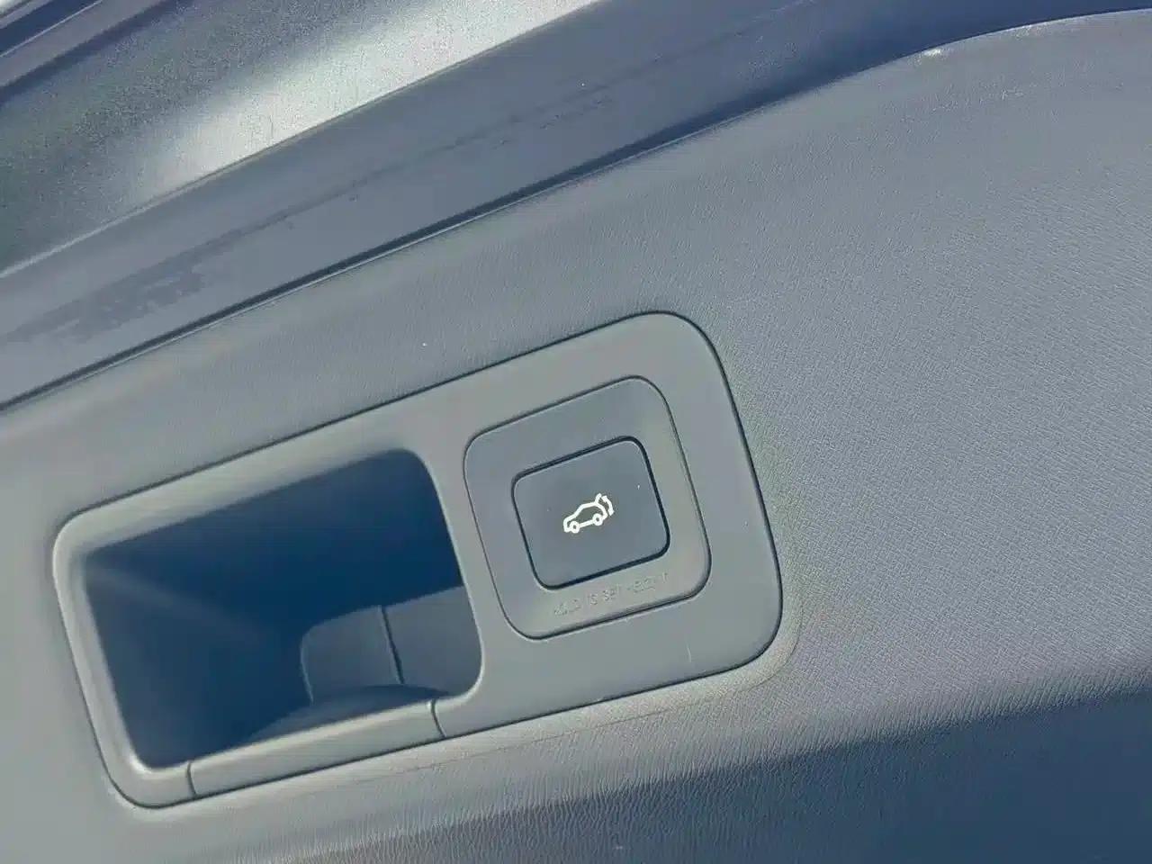Trumpchi M8 2023 Master Series Dual Engine Supreme Edition — миниатюра 10