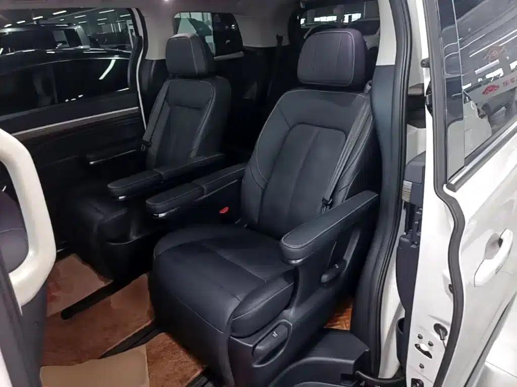 Trumpchi M8 2023 Leading Series 390T Premium Edition — миниатюра 17