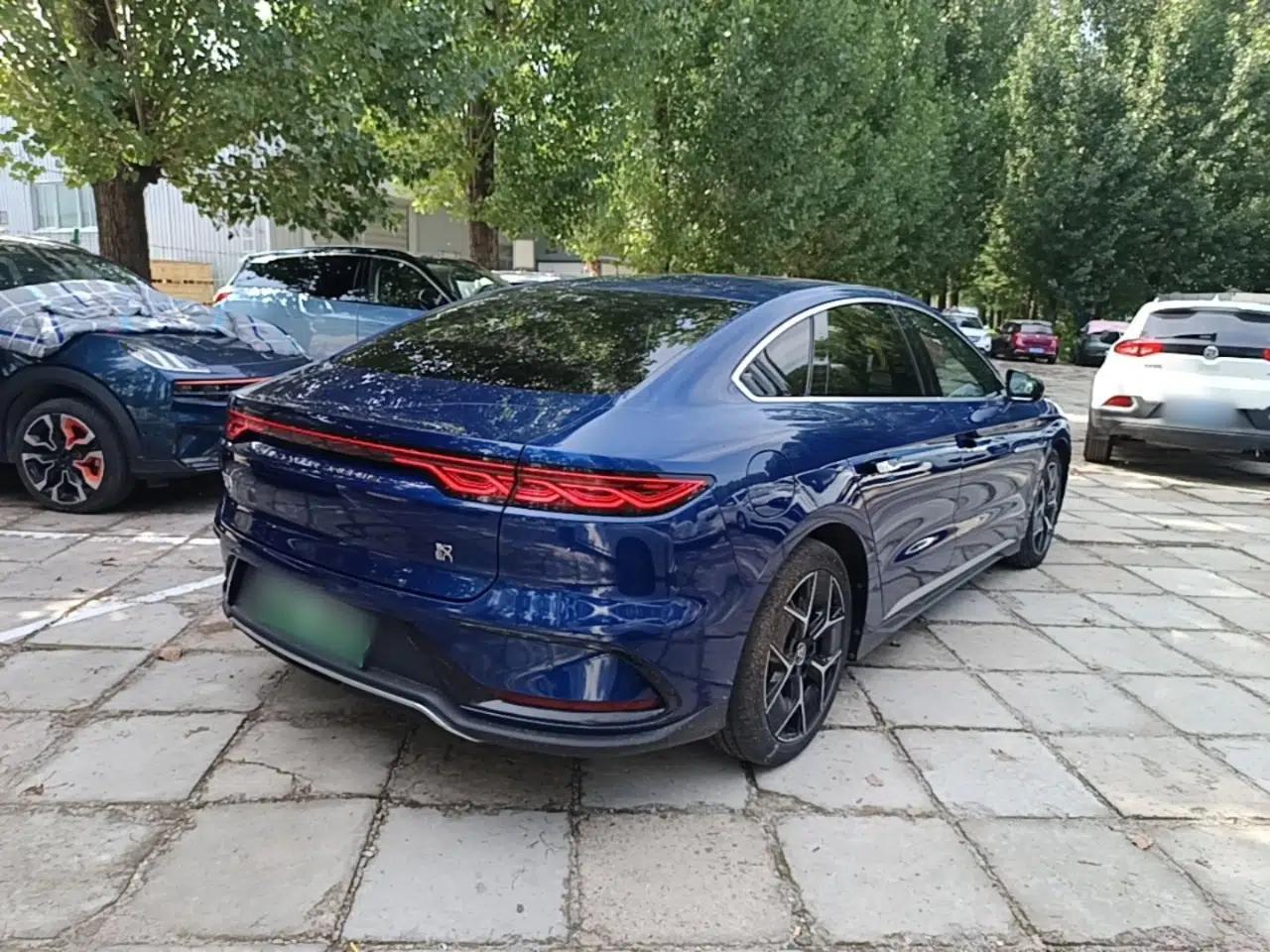 BYD Han 2022 EV Genesis Edition 715KM Front-Wheel-Drive Prestige Model — миниатюра 6