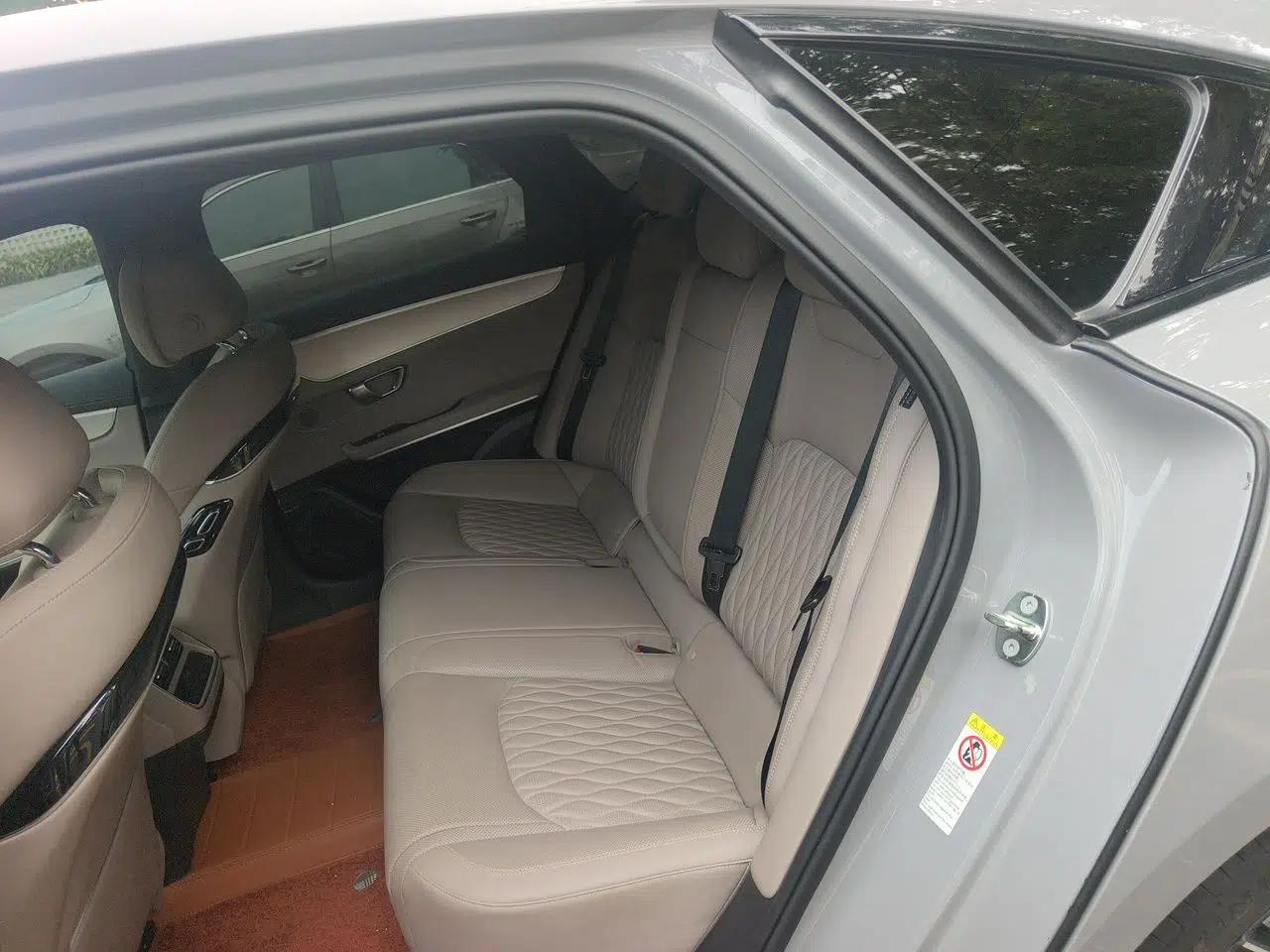BYD Han 2025 DM-i Smart Drive 125KM Prestige Model — миниатюра 17