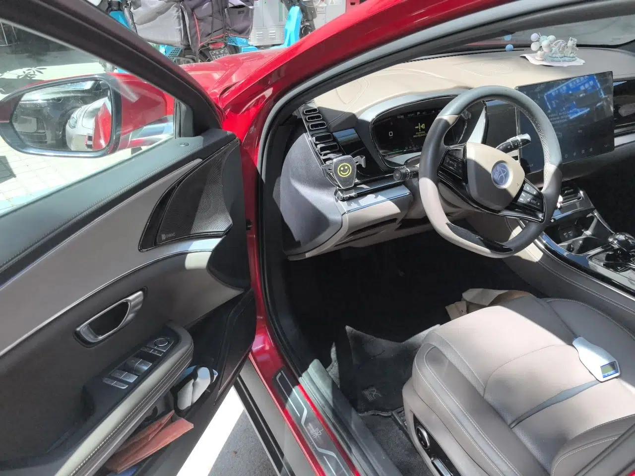 BYD Han 2020 DM Four-Wheel Drive Performance Edition Luxury Model — миниатюра 16