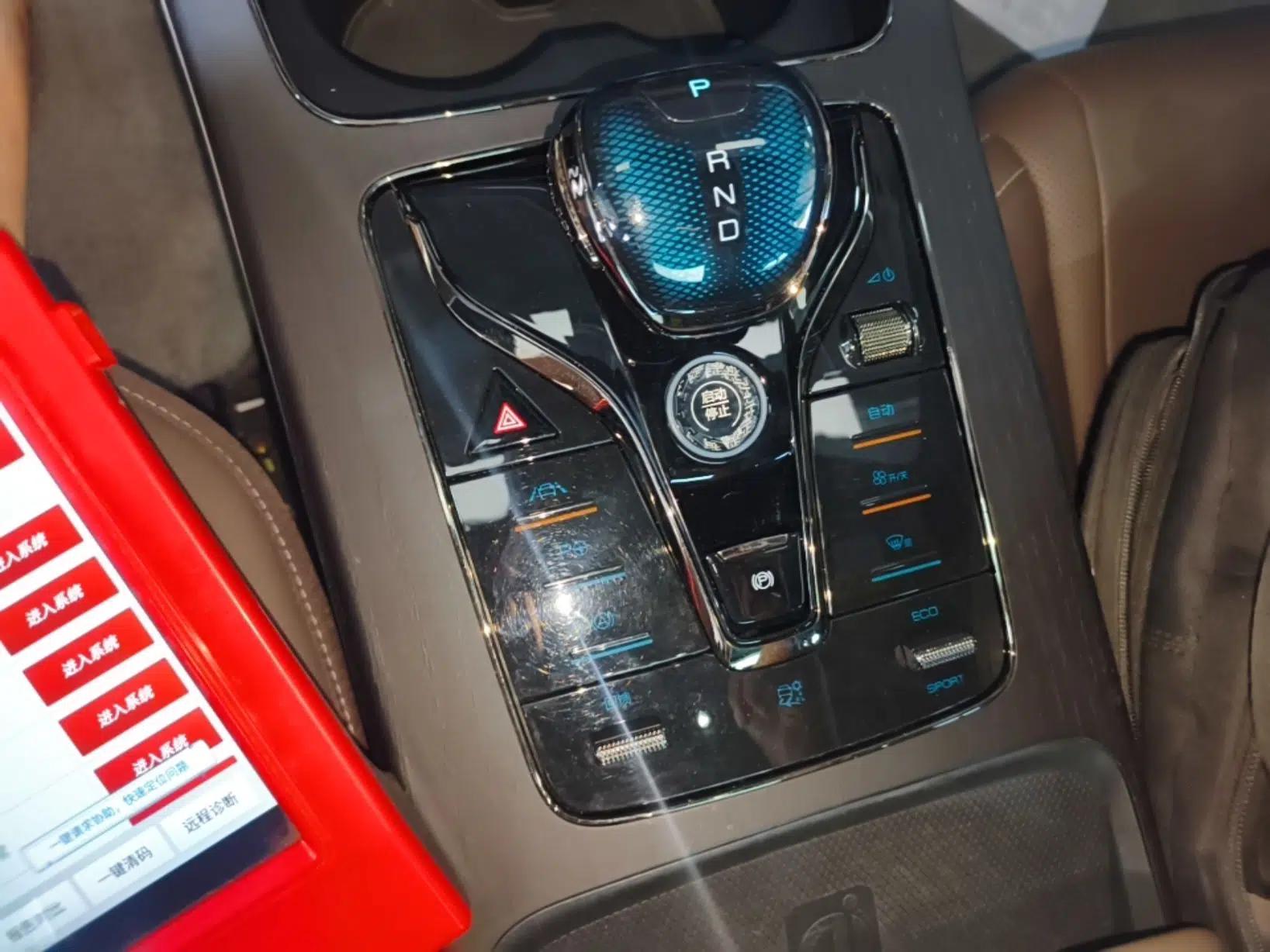 BYD Han 2020 EV Long-Range Deluxe Model — миниатюра 16