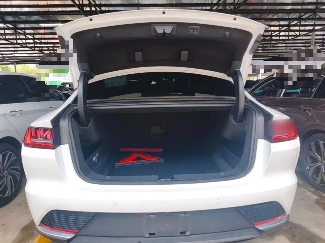 BYD Han 2020 EV Long-Range Deluxe Model — миниатюра 22