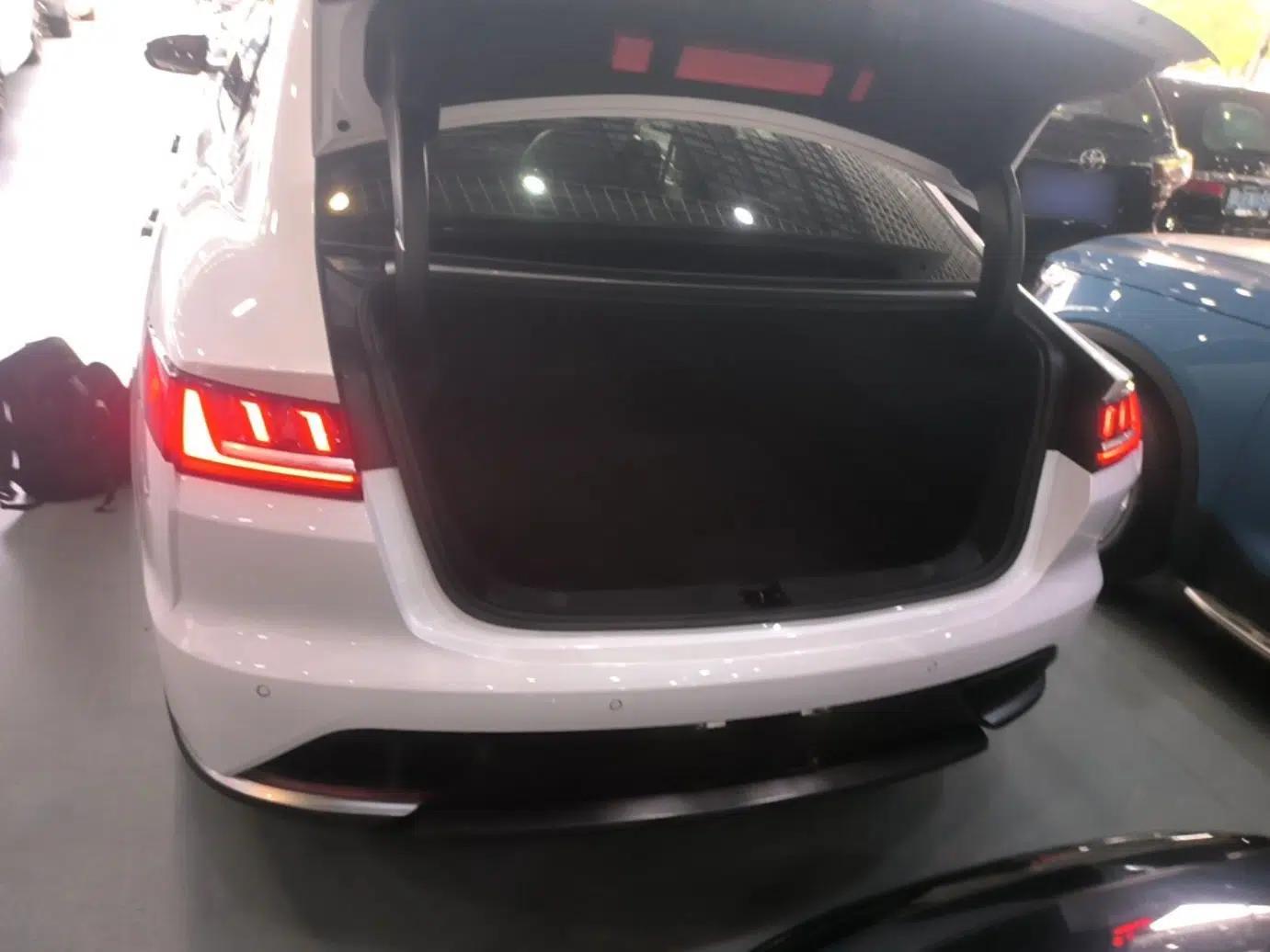 BYD Han 2020 EV Long-Range Luxury Model — миниатюра 22