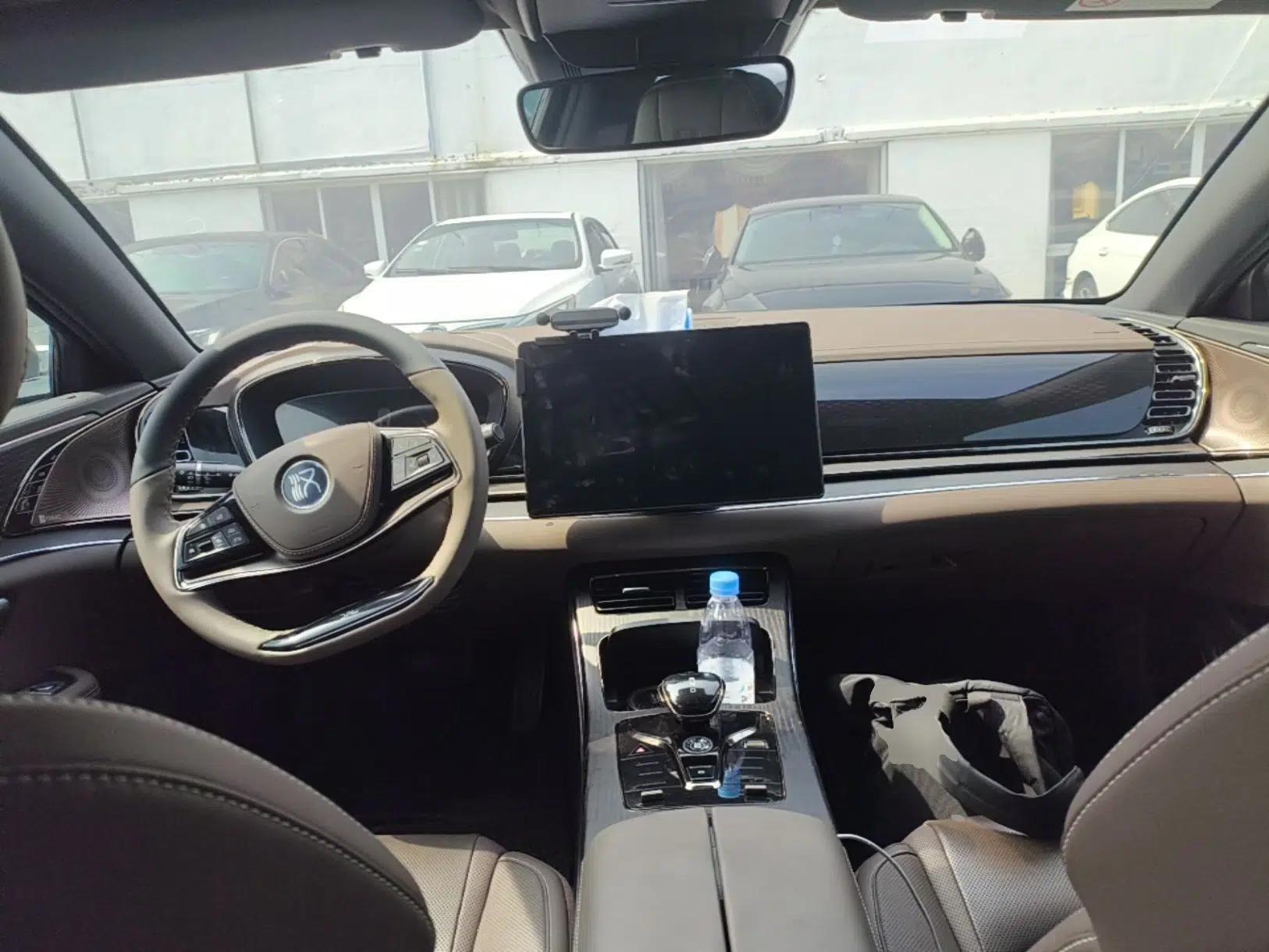 BYD Han 2020 EV Long-Range Deluxe Model — миниатюра 12