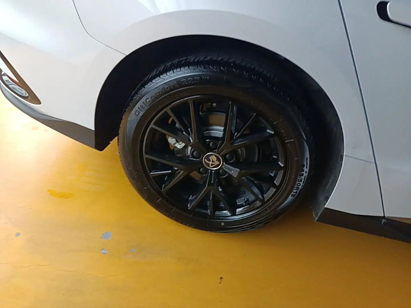 BYD Han 2024 DM-i Glory Edition 121KM Prestige Model — миниатюра 11