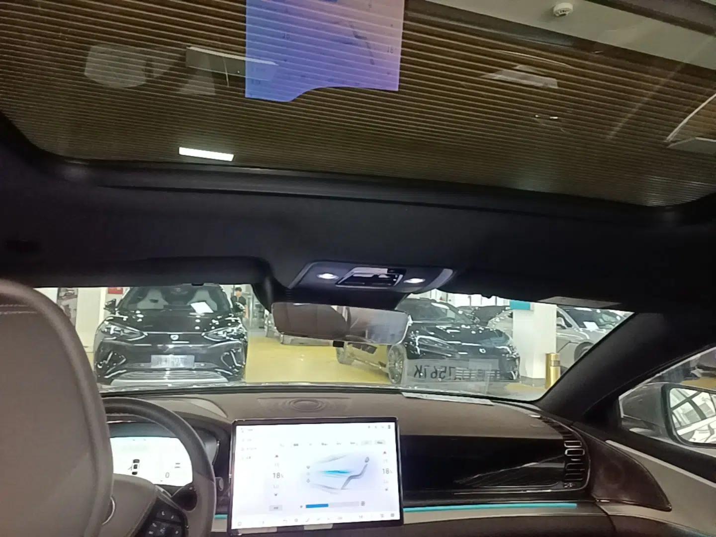 BYD Han 2024 DM-i Glory Edition 121KM Prestige Model — миниатюра 21