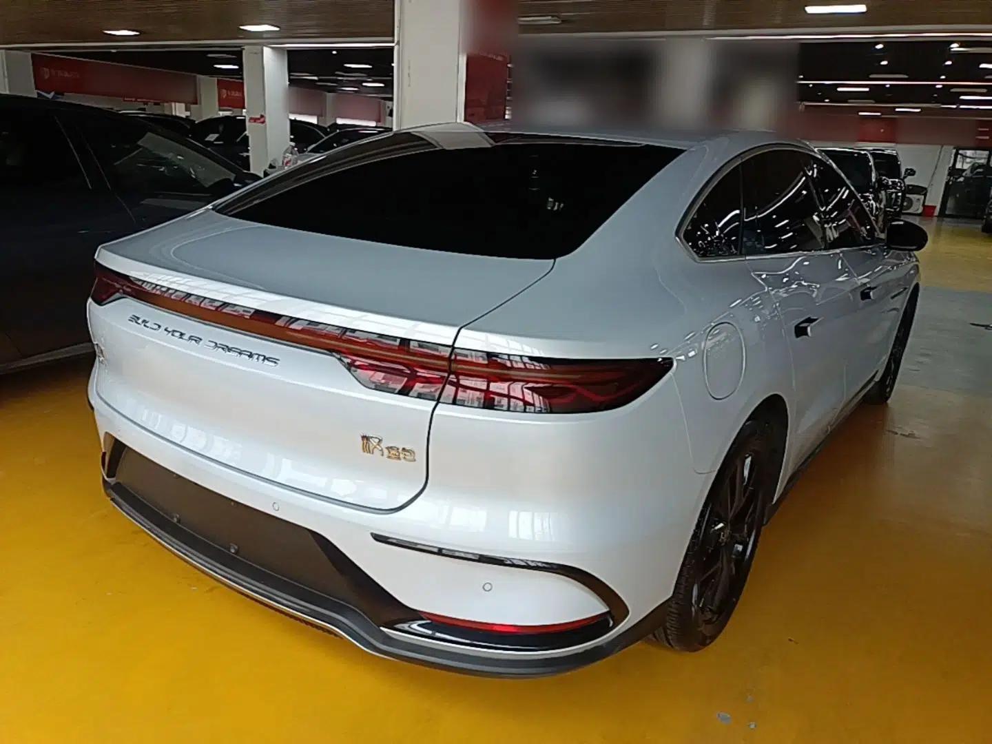 BYD Han 2024 DM-i Glory Edition 121KM Prestige Model — миниатюра 6