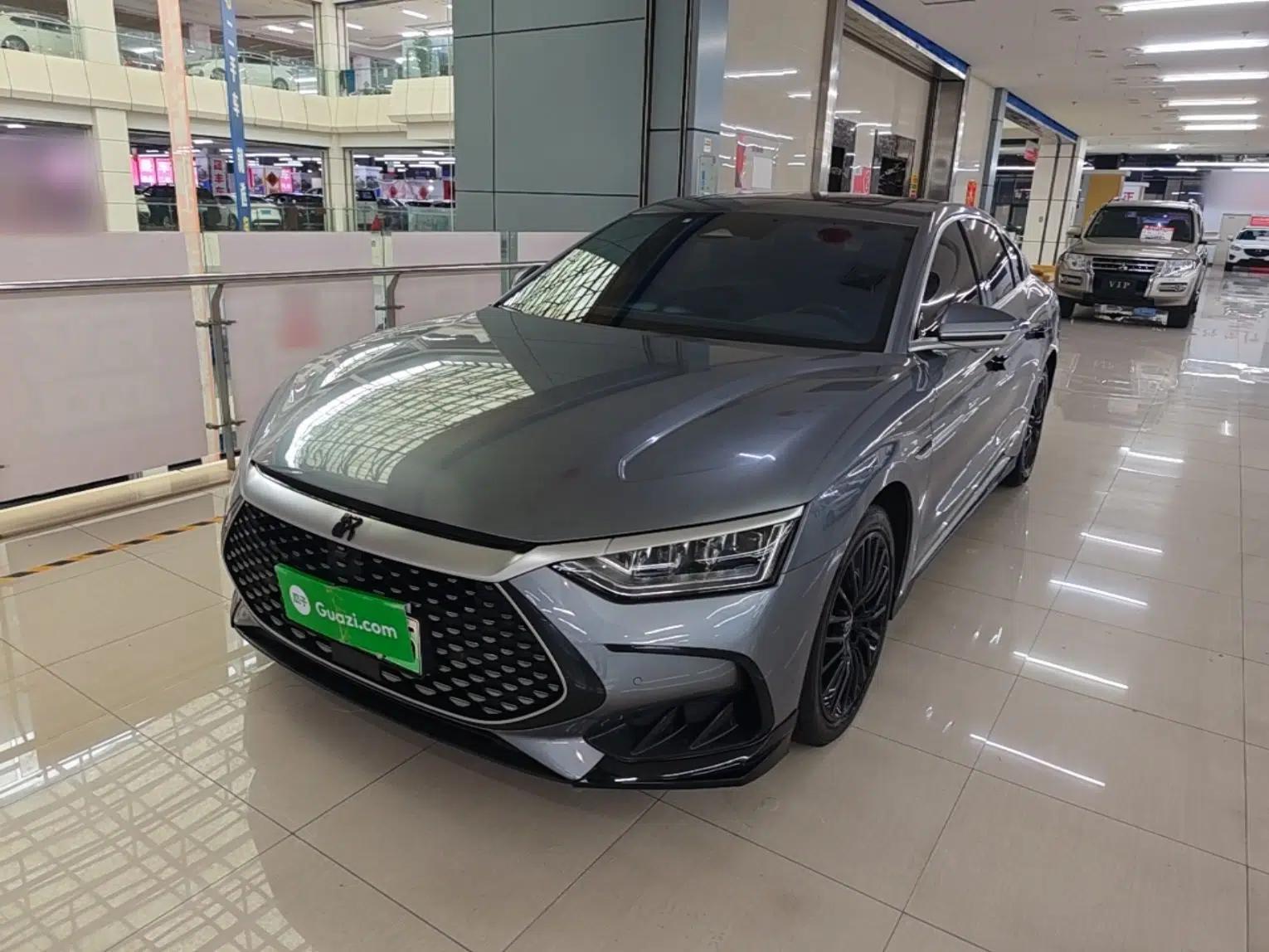 BYD Han 2023 DM-i Champion Edition 121KM Prestige Model — миниатюра 1