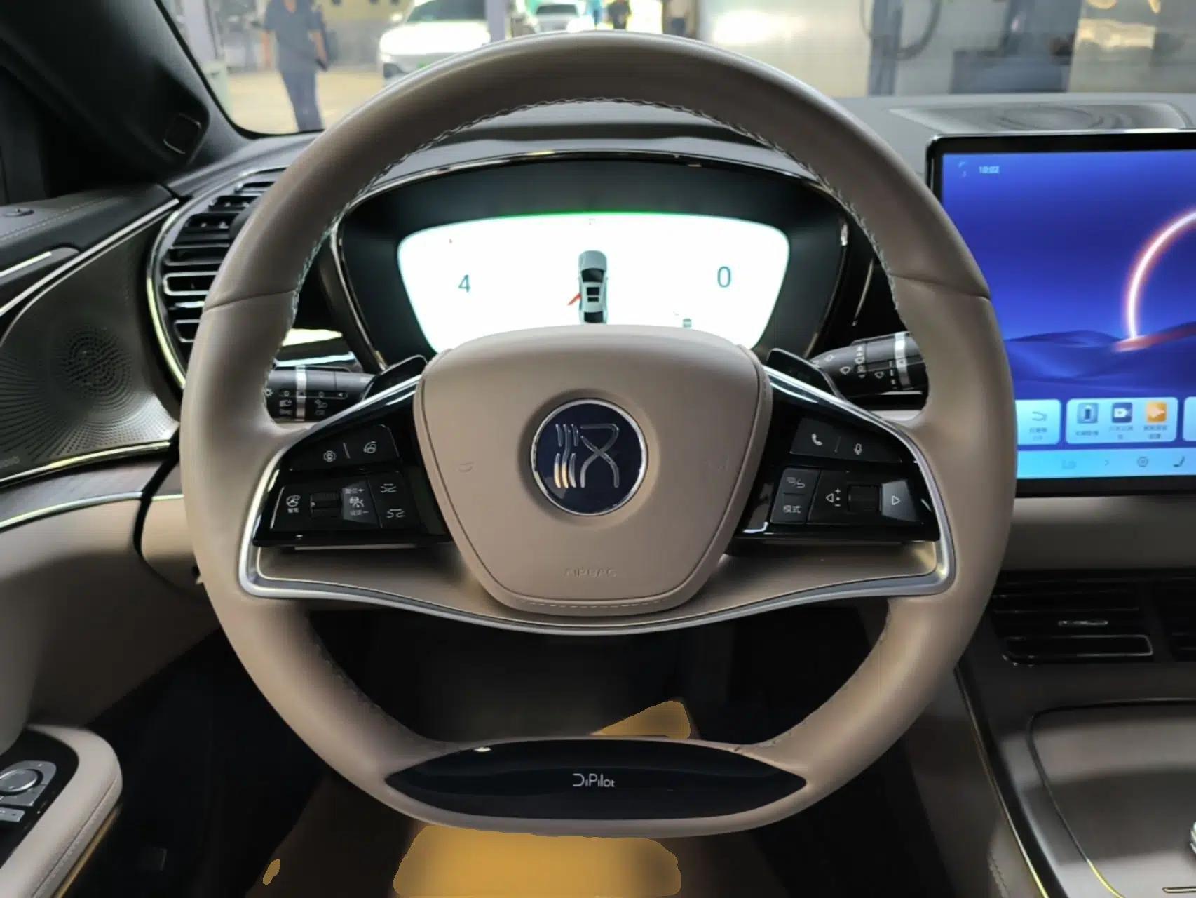 BYD Han 2024 EV Glory Edition 610 km All-Wheel Drive "Tian Shen Zhi Jia" Intelligent Driving Model — миниатюра 13