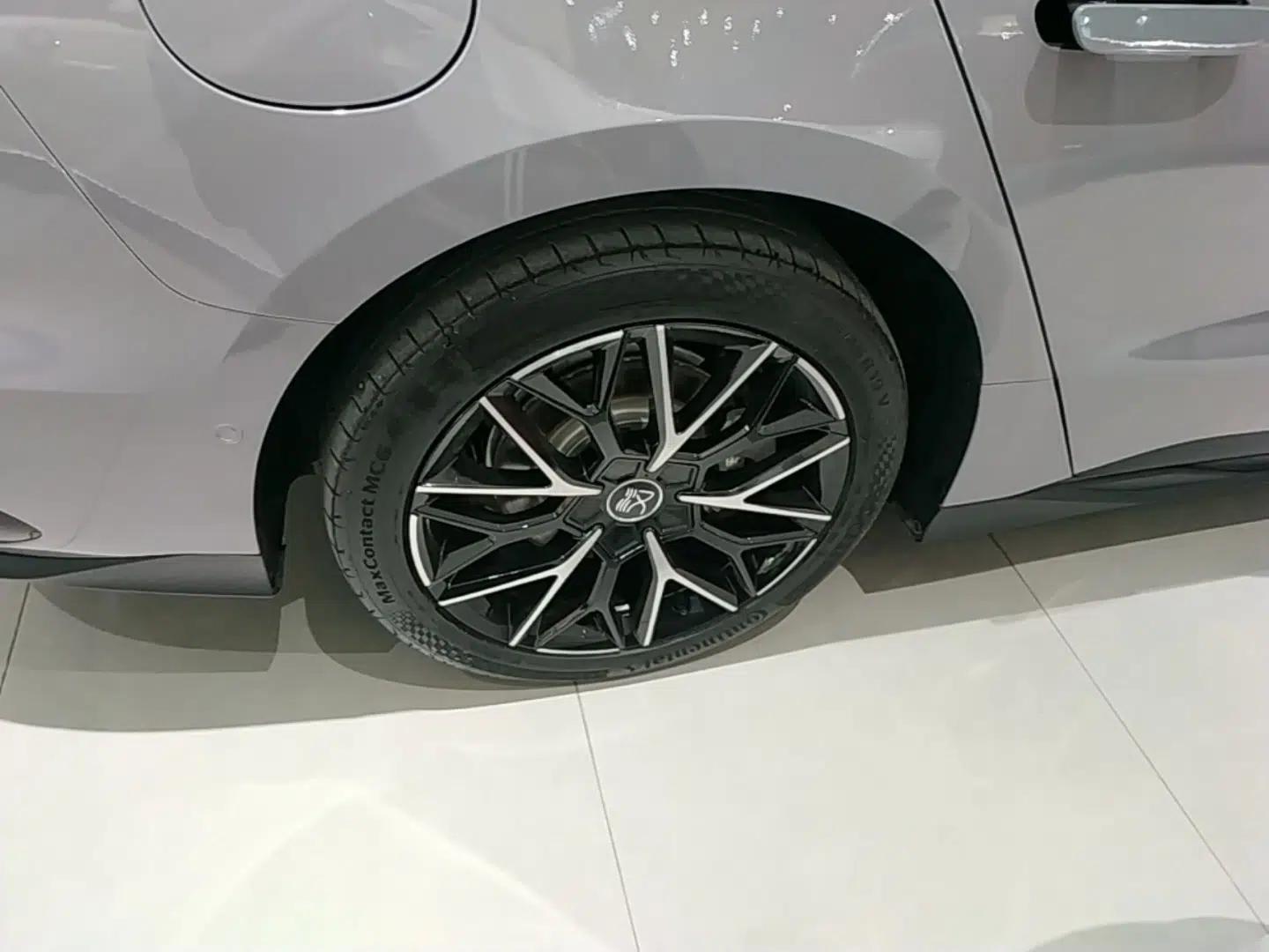 BYD Han 2025 DM-i Smart Drive 125KM Prestige Model — миниатюра 11