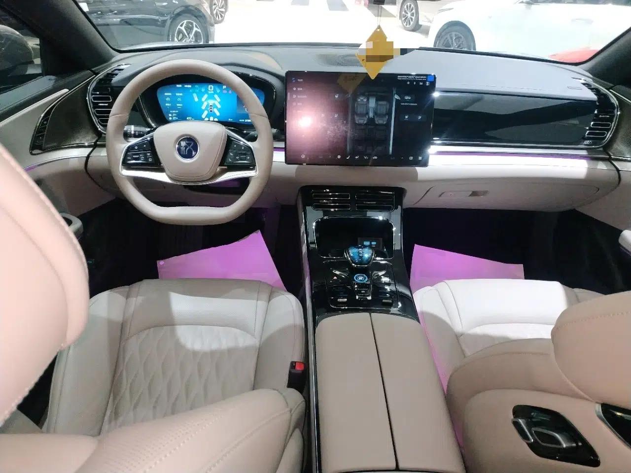 BYD Han 2025 DM-i Smart Drive 125KM Prestige Model — миниатюра 12