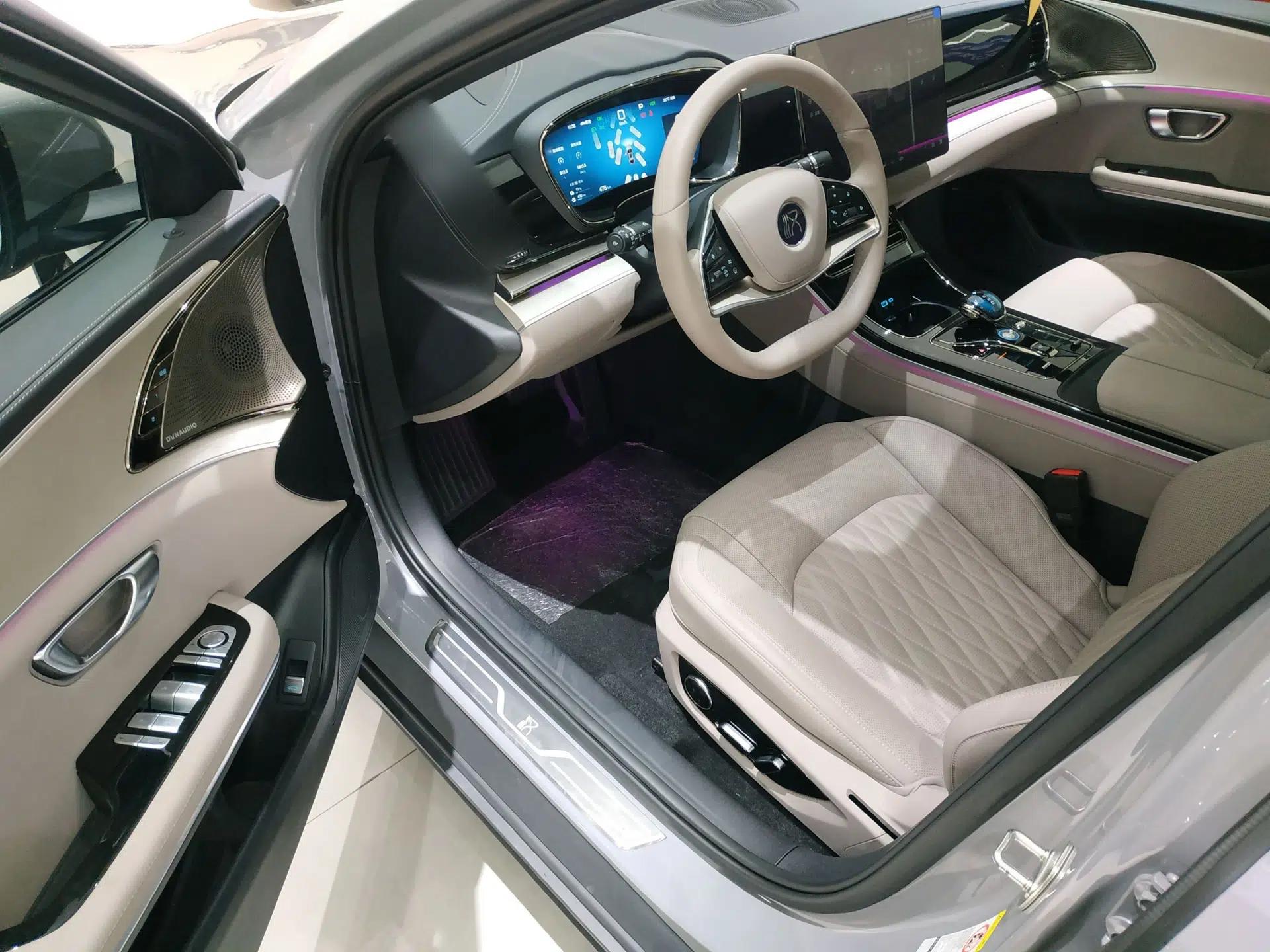 BYD Han 2025 DM-i Smart Drive 125KM Prestige Model — миниатюра 18