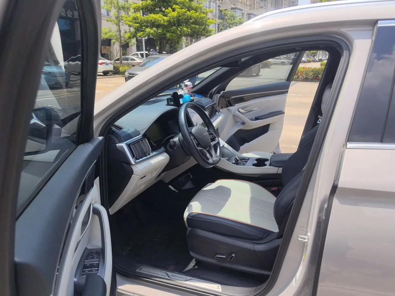 BYD Song PLUS New Energy 2023 Champion Edition DM-i 150KM Flagship PLUS — миниатюра 16