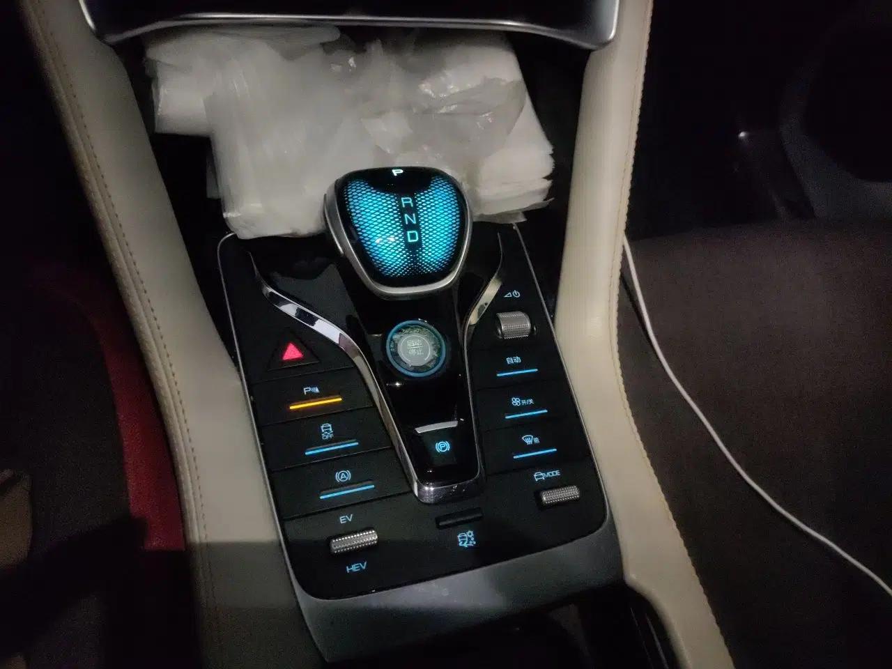 BYD Song PLUS New Energy 2021 DM-i 110KM Flagship Model — миниатюра 14