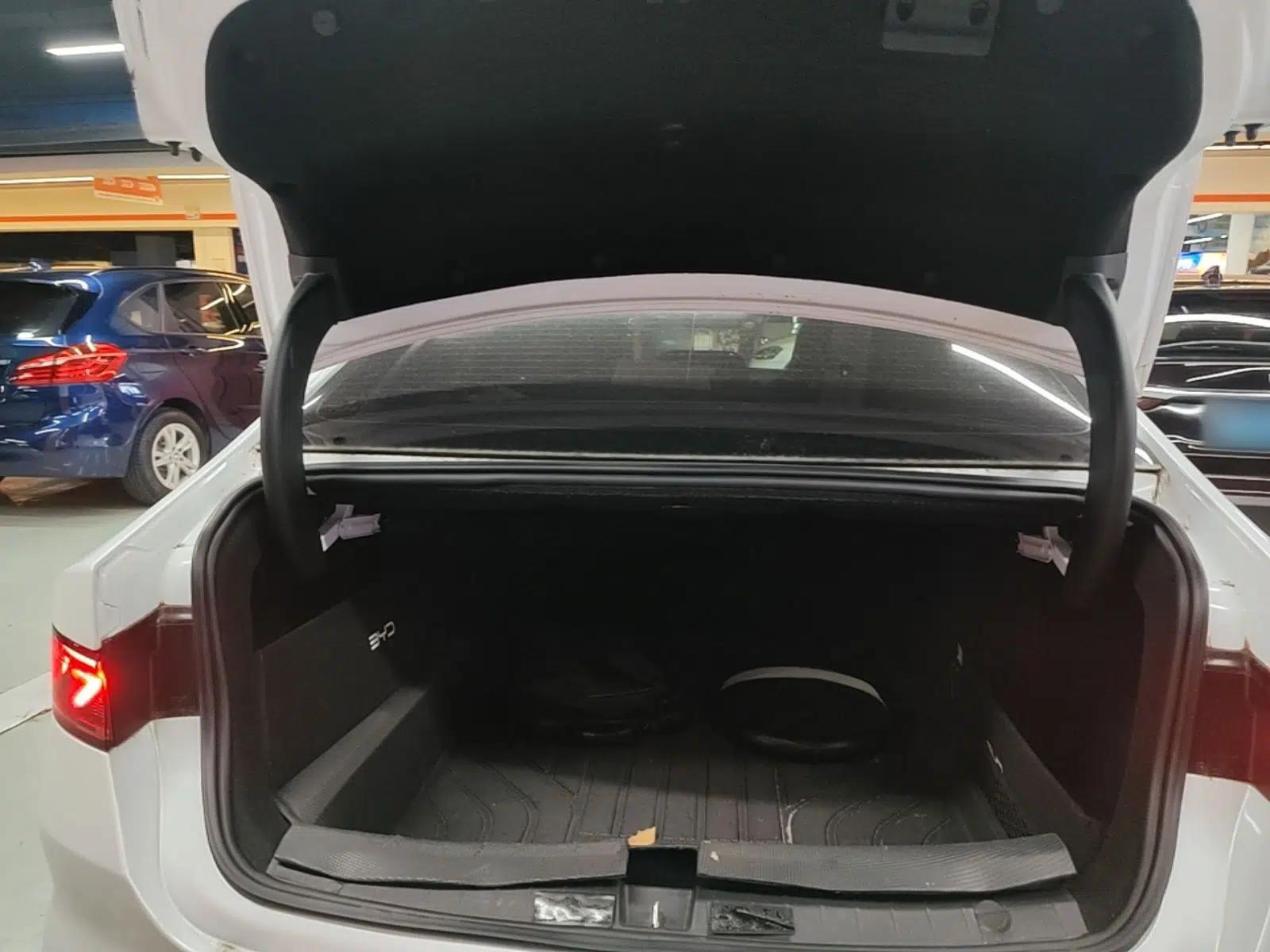 BYD Qin PLUS 2024 HONOR Edition DM-i 55KM Leading Model — миниатюра 22