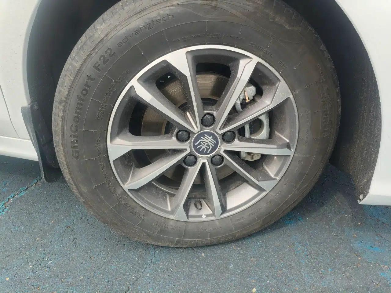 BYD Qin PLUS 2024 HONOR Edition DM-i 55KM Leading Model — миниатюра 8