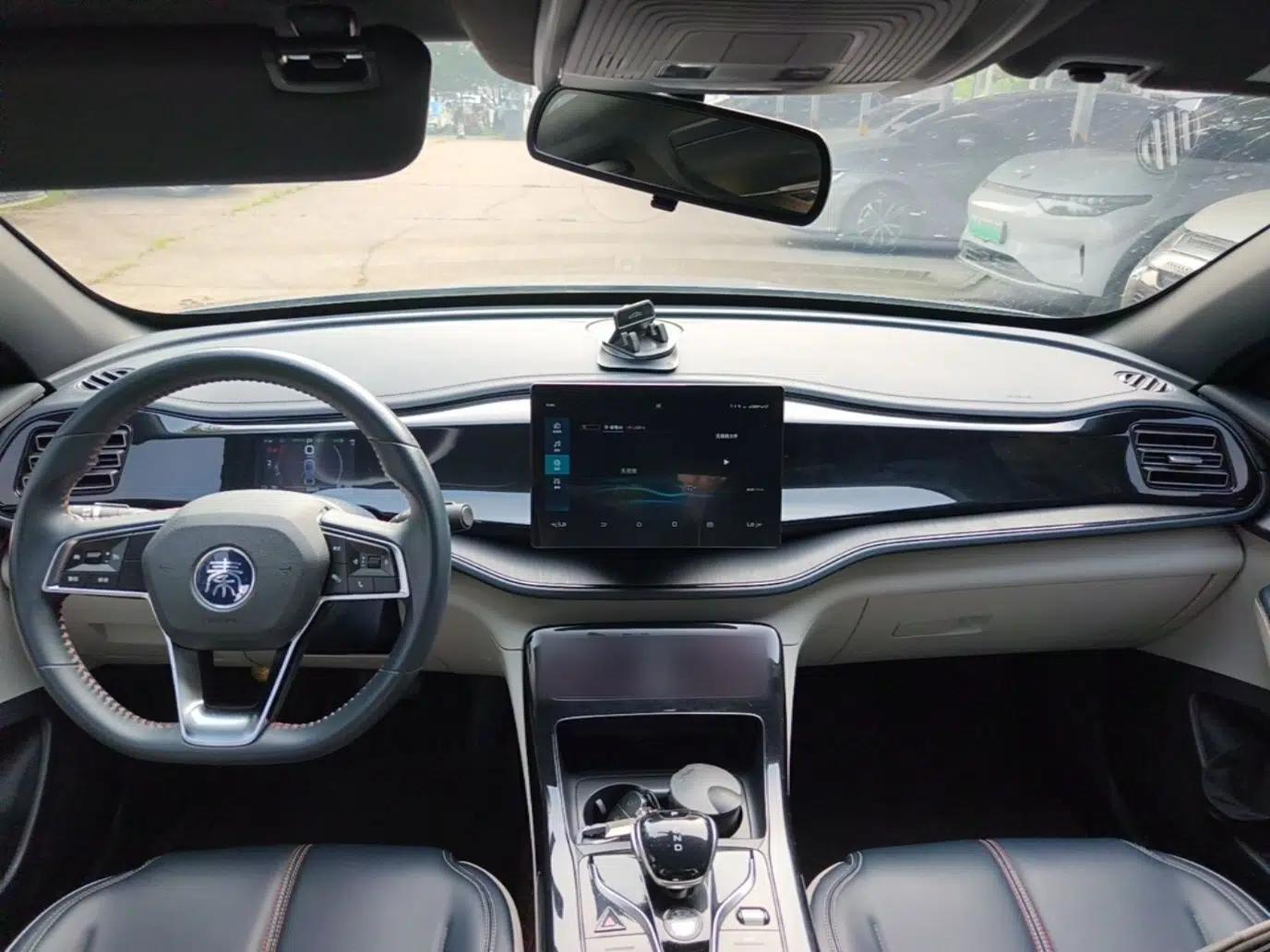 BYD Qin PLUS 2021 DM-i 55KM Prestige Model — миниатюра 12