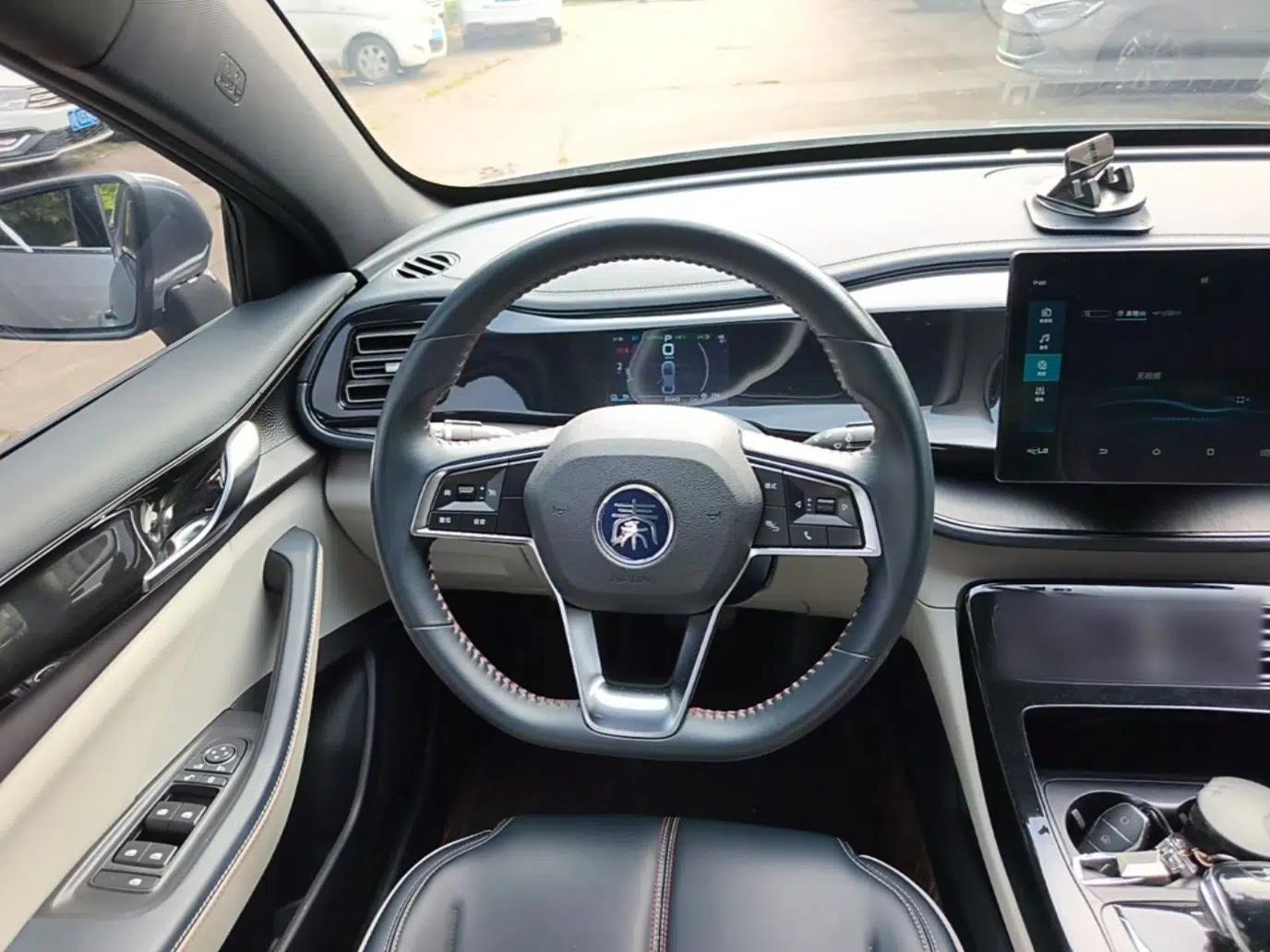 BYD Qin PLUS 2021 DM-i 55KM Prestige Model — миниатюра 13