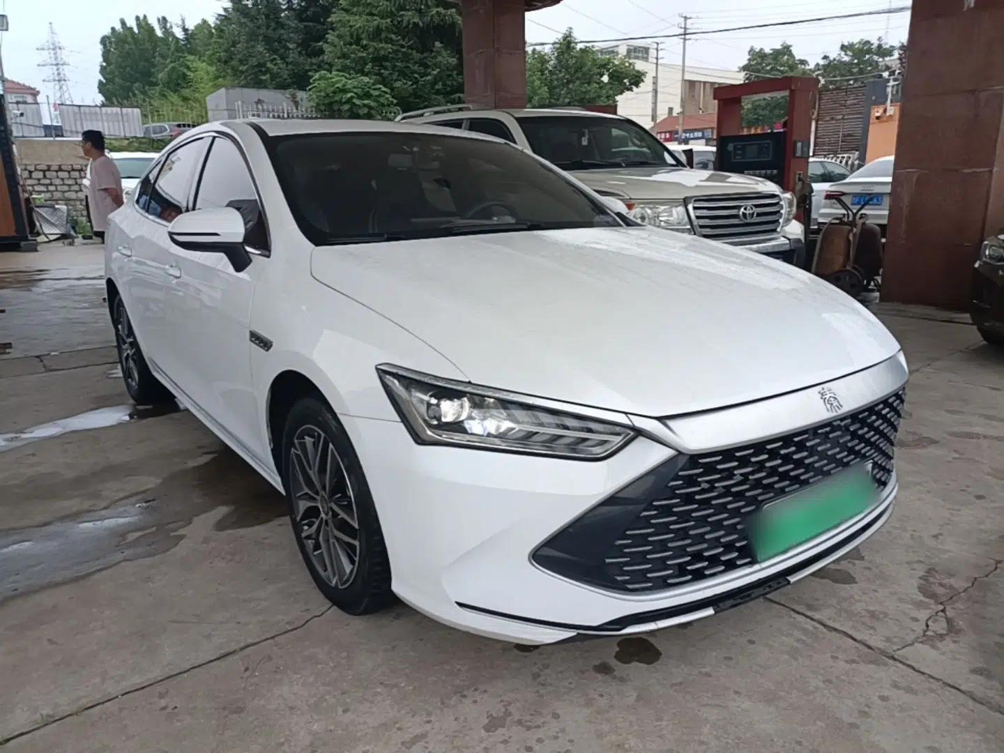 BYD Qin PLUS 2021 DM-i 55KM Flagship Model — миниатюра 3