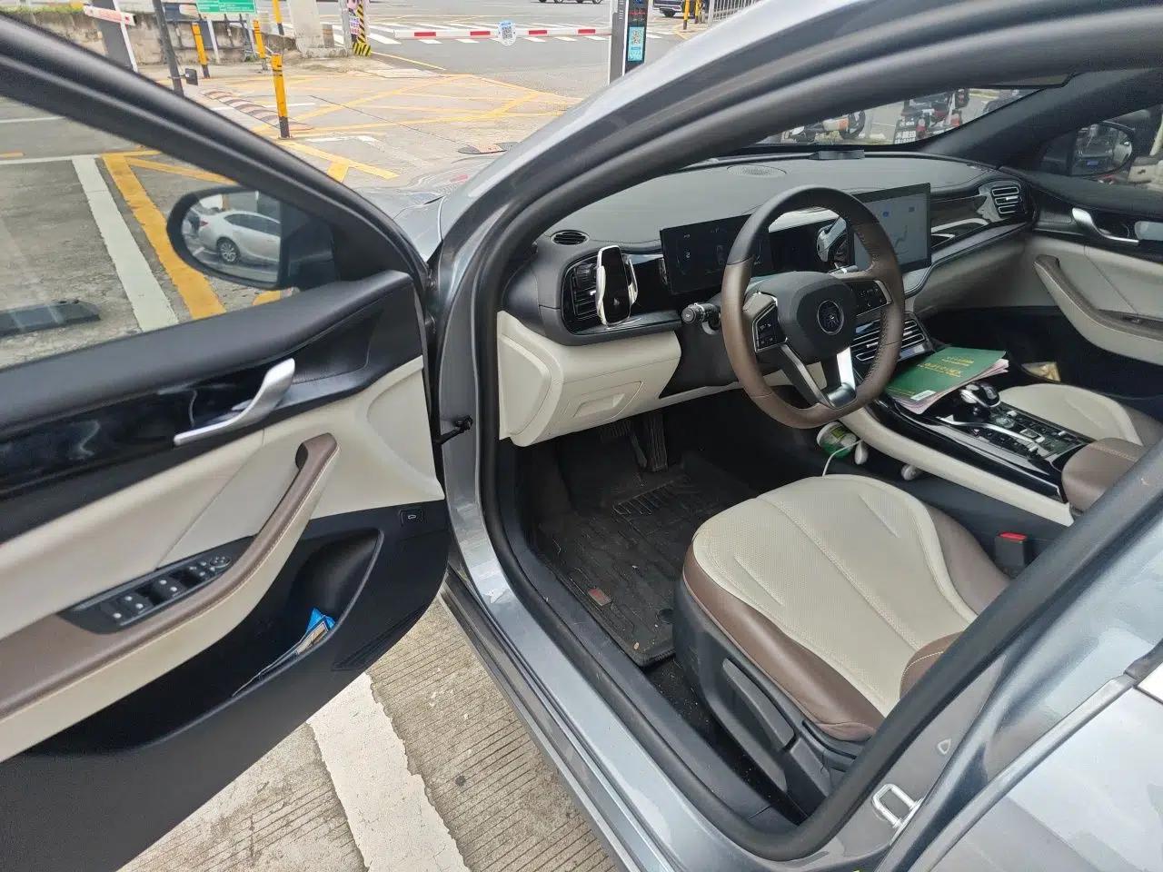 BYD Qin PLUS 2024 HONOR Edition DM-i 55KM Leading Model — миниатюра 16