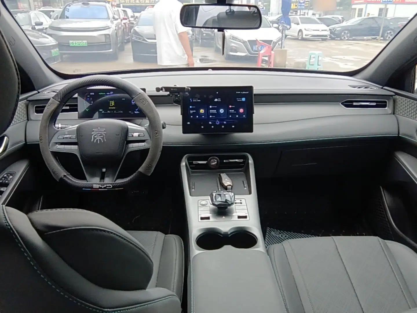BYD Qin PLUS 2025 DM-i Smart Drive 55KM Leading Model — миниатюра 12