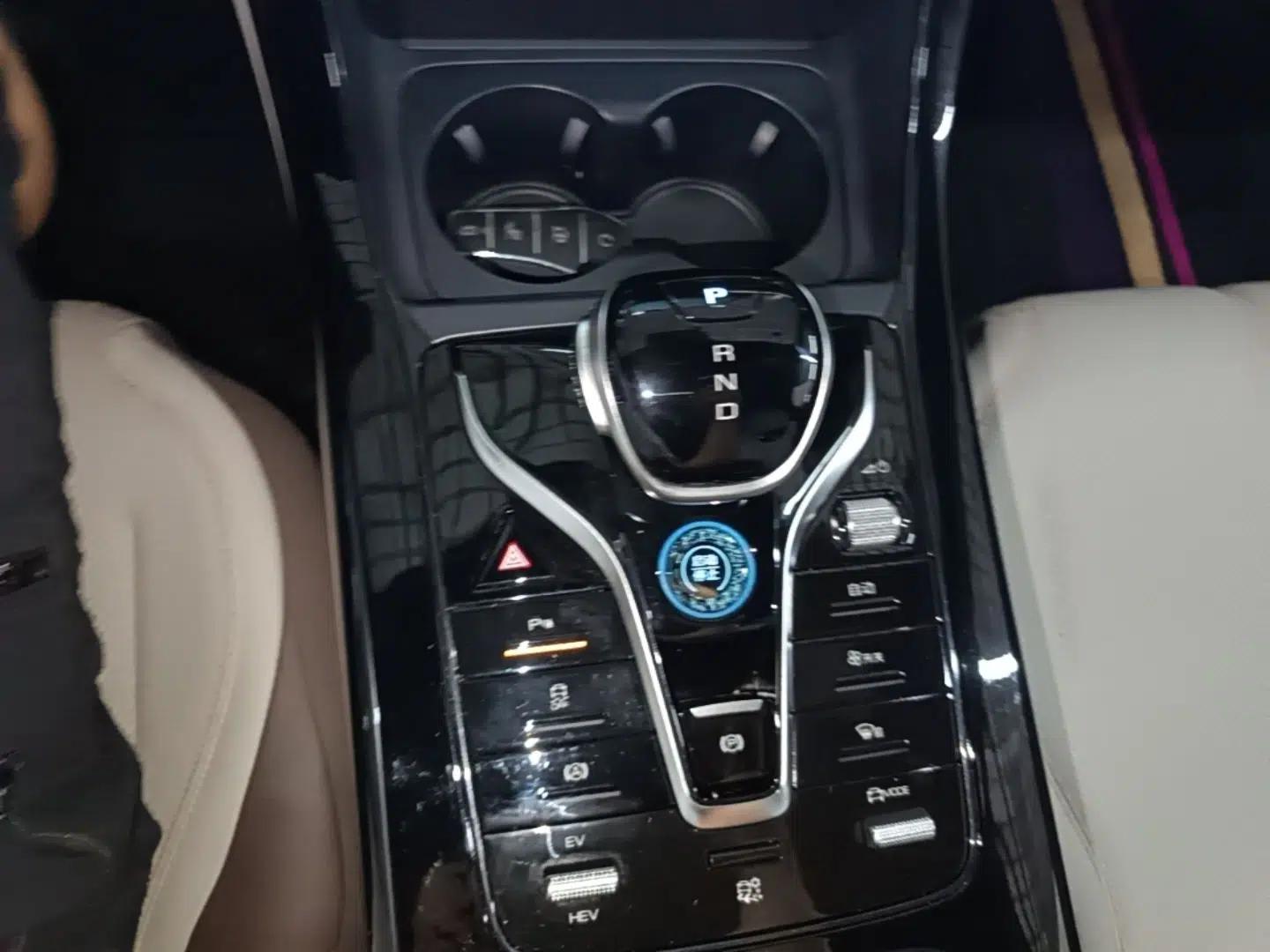 BYD Qin PLUS 2024 HONOR Edition DM-i 55KM Leading Model — миниатюра 16
