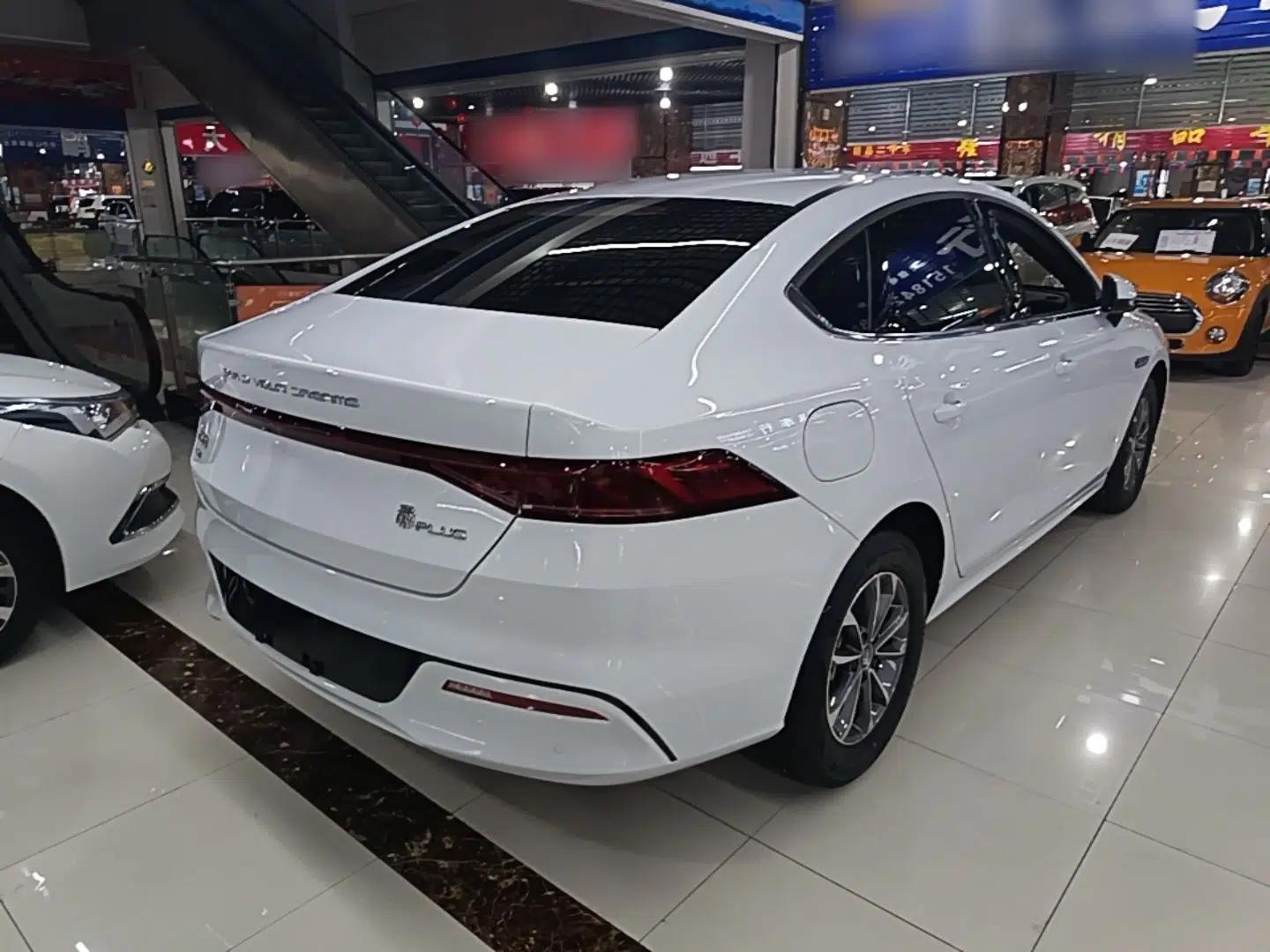 BYD Qin PLUS 2024 HONOR Edition DM-i 55KM Leading Model — миниатюра 6