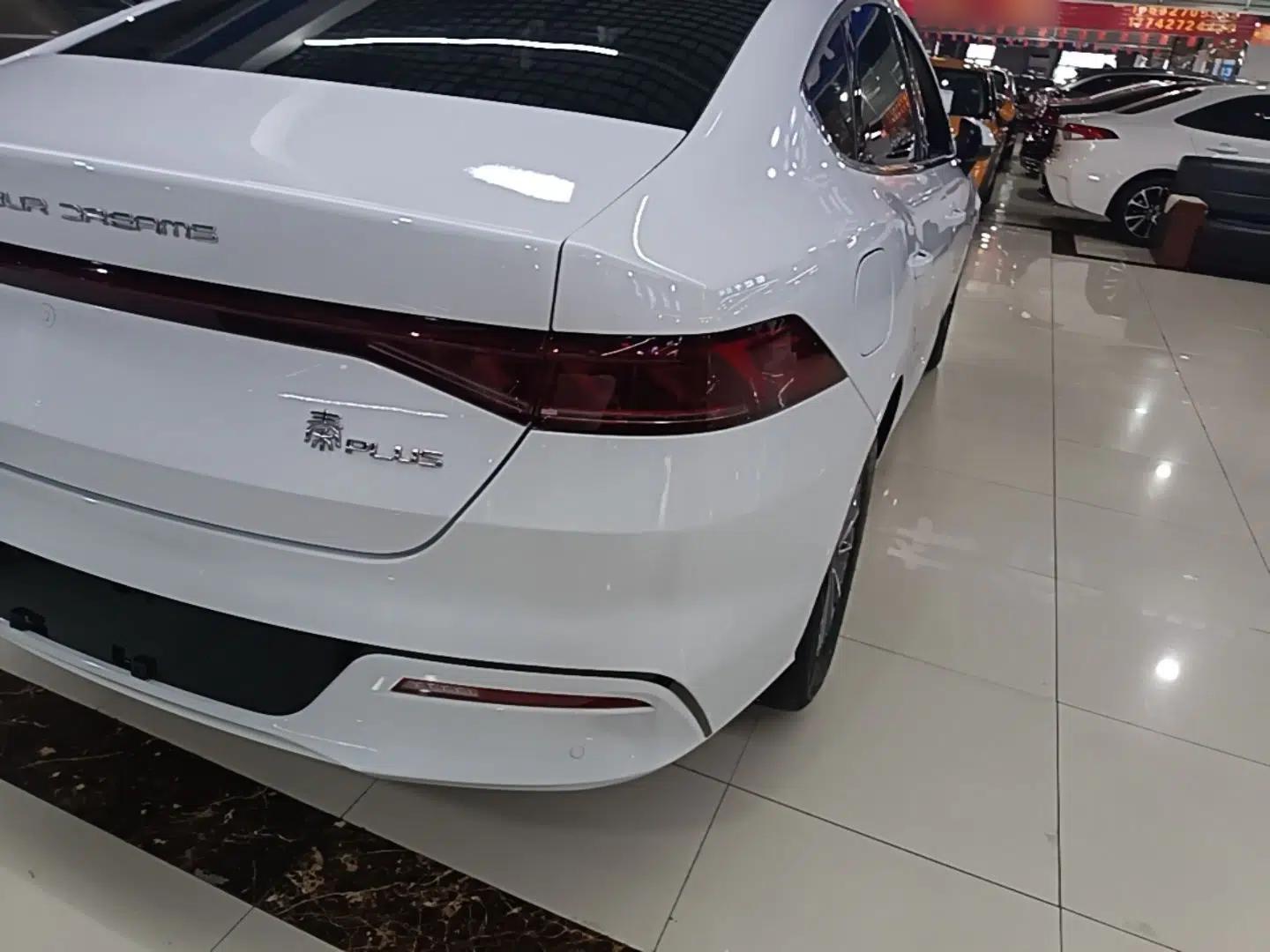 BYD Qin PLUS 2024 HONOR Edition DM-i 55KM Leading Model — миниатюра 9