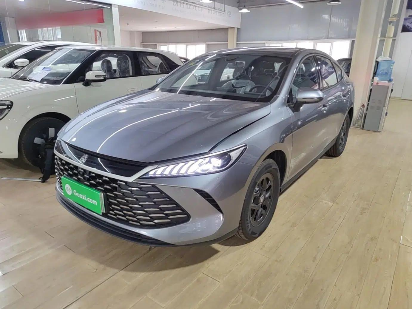 BYD Qin PLUS 2026 DM-i 128KM Progressive Model — миниатюра 1