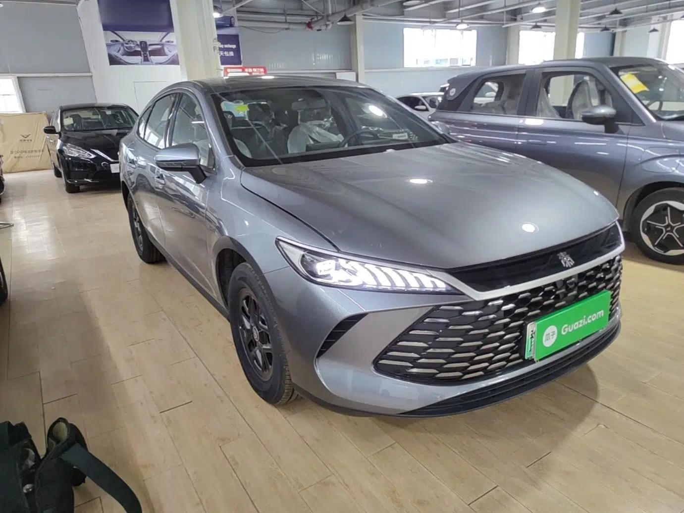 BYD Qin PLUS 2026 DM-i 128KM Progressive Model — миниатюра 3