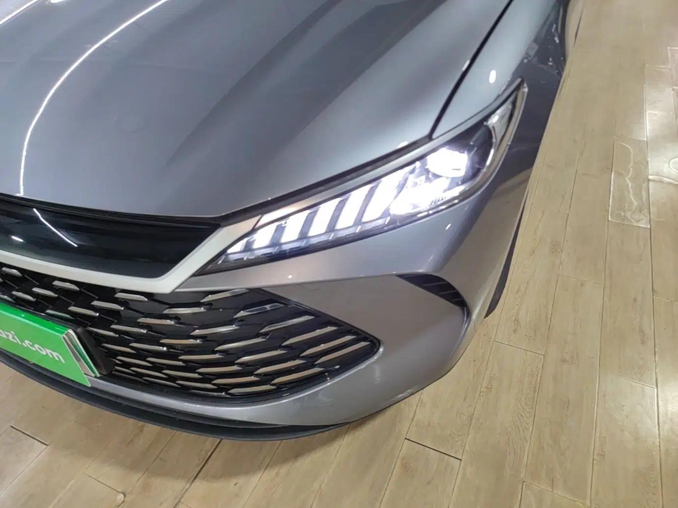 BYD Qin PLUS 2026 DM-i 128KM Progressive Model — миниатюра 8