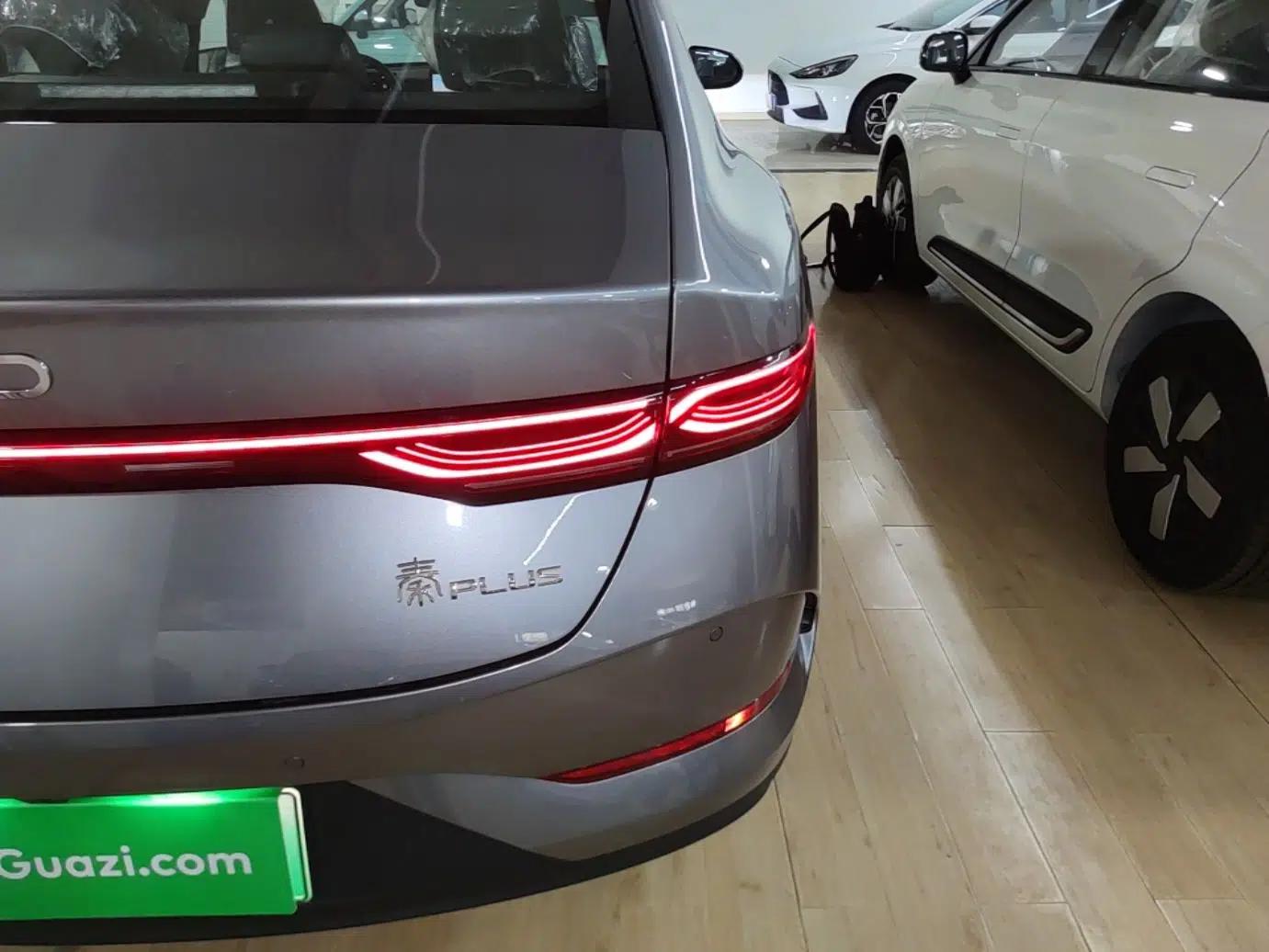 BYD Qin PLUS 2026 DM-i 128KM Progressive Model — миниатюра 9