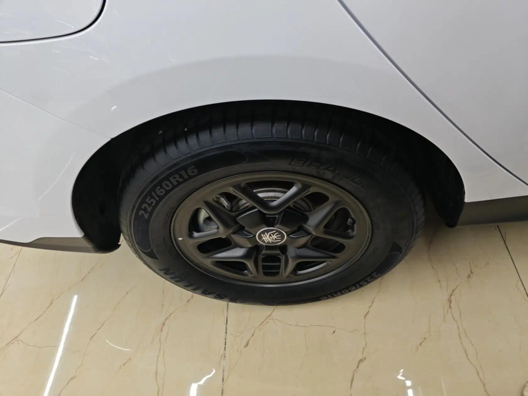BYD Qin PLUS 2025 DM-i Smart Drive 55KM Leading Model — миниатюра 11