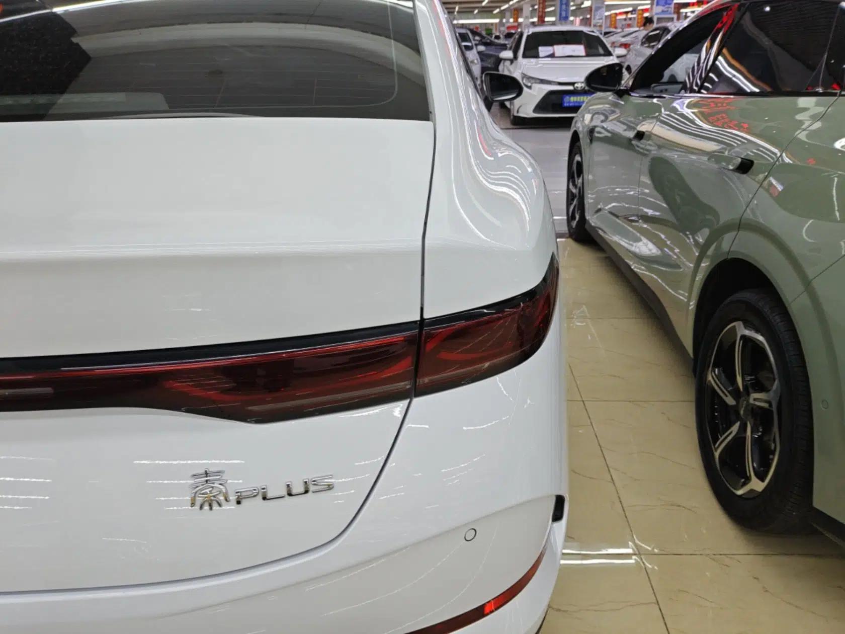 BYD Qin PLUS 2025 DM-i Smart Drive 55KM Leading Model — миниатюра 9