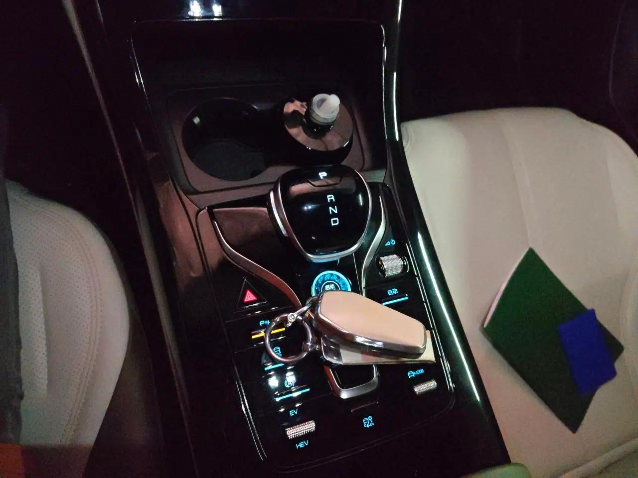 BYD Qin PLUS 2023 Champion Edition DM-i 55KM Leading Model — миниатюра 14