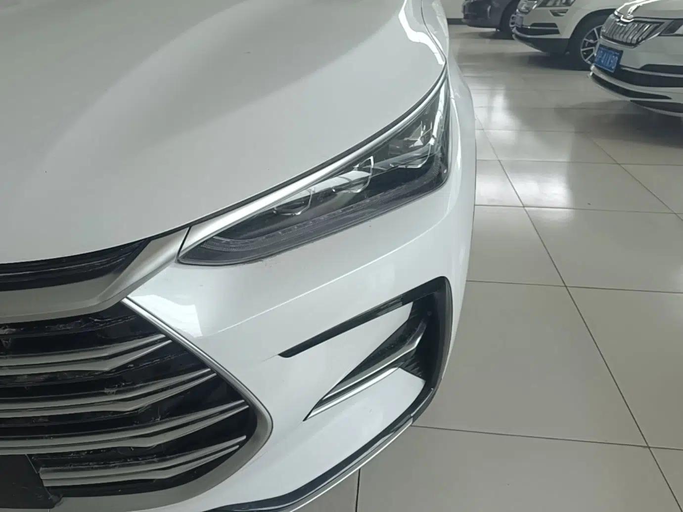 BYD Tang New Energy 2021 DM-i 112KM Prestige Model — миниатюра 8