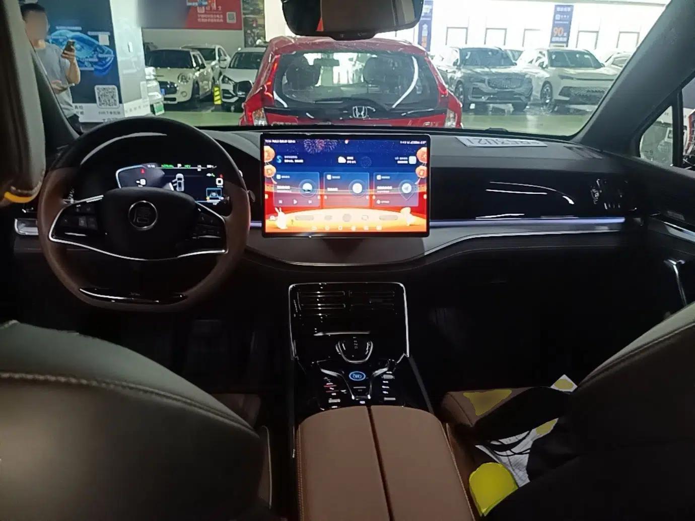 BYD Tang New Energy 2021 DM-i 112KM Prestige Model — миниатюра 12