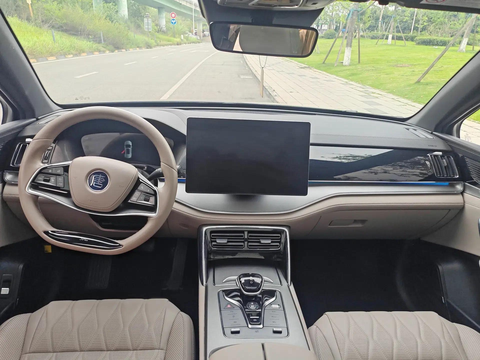 BYD Tang New Energy 2024 DM-i Glory Edition 112KM Prestige Model — миниатюра 32