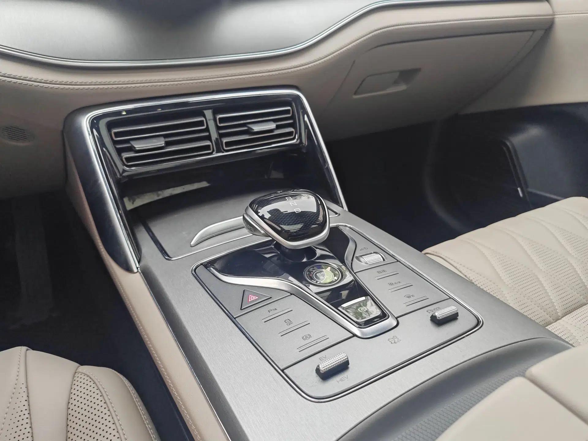 BYD Tang New Energy 2024 DM-i Glory Edition 112KM Prestige Model — миниатюра 36