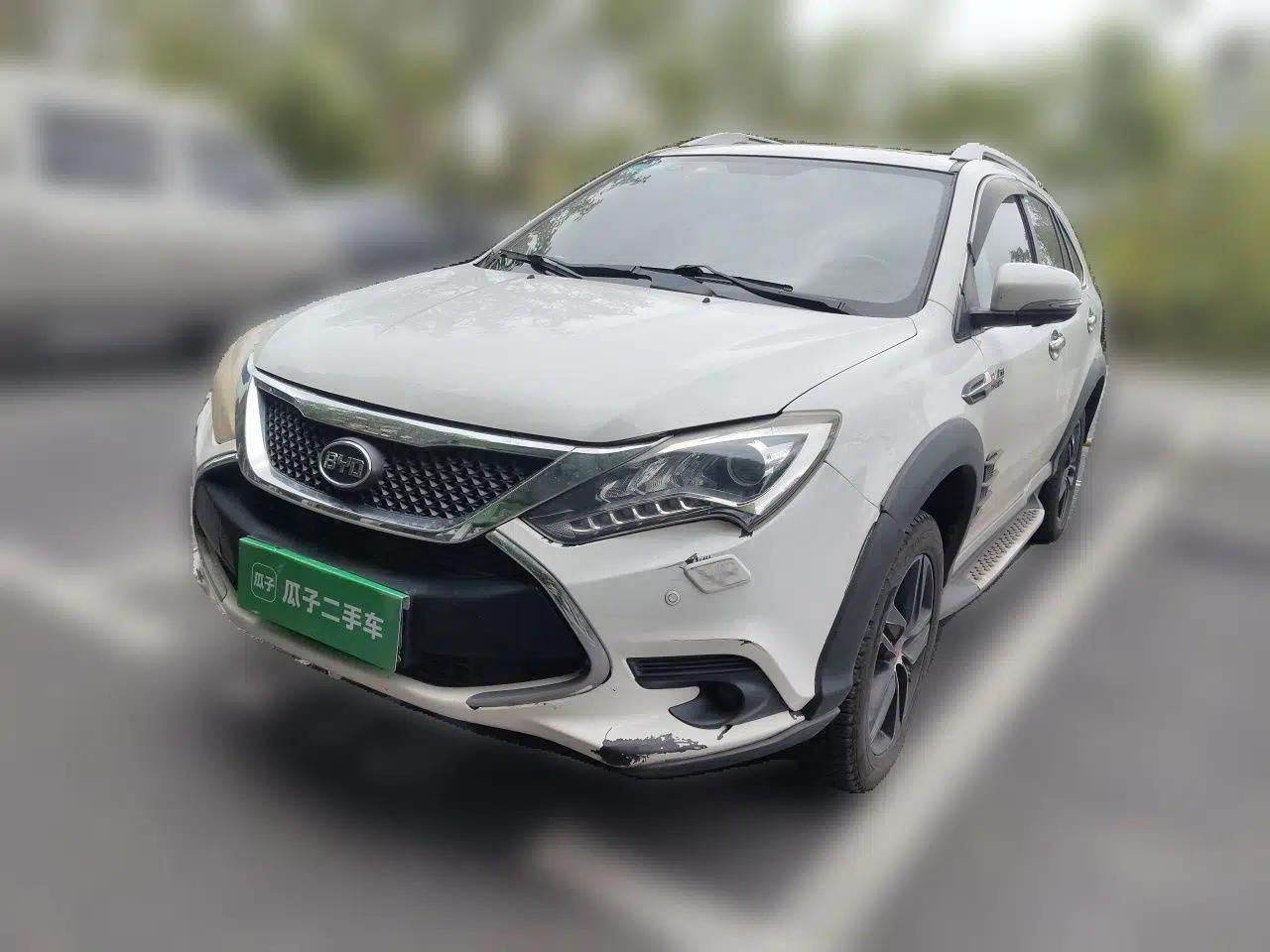 BYD Tang New Energy 2015 2.0T Four-Wheel-Drive Flagship Model — миниатюра 1