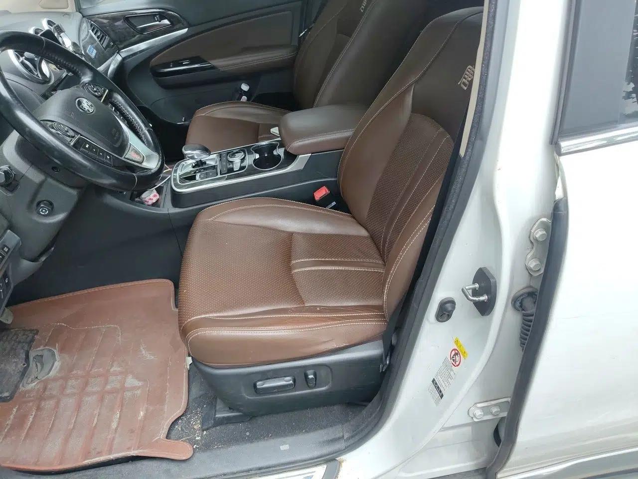 BYD Tang New Energy 2015 2.0T Four-Wheel-Drive Flagship Model — миниатюра 15