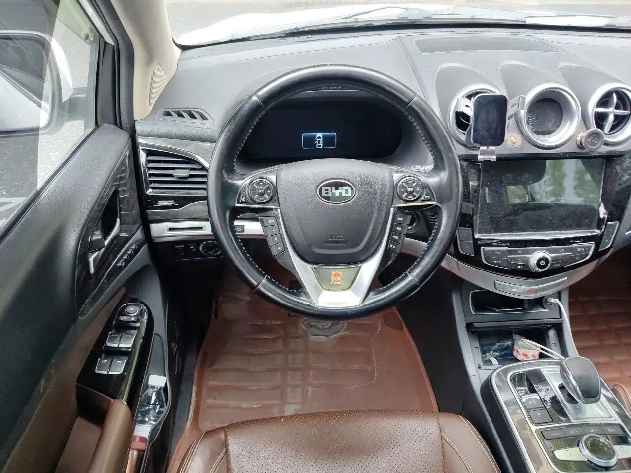 BYD Tang New Energy 2015 2.0T Four-Wheel-Drive Flagship Model — миниатюра 10
