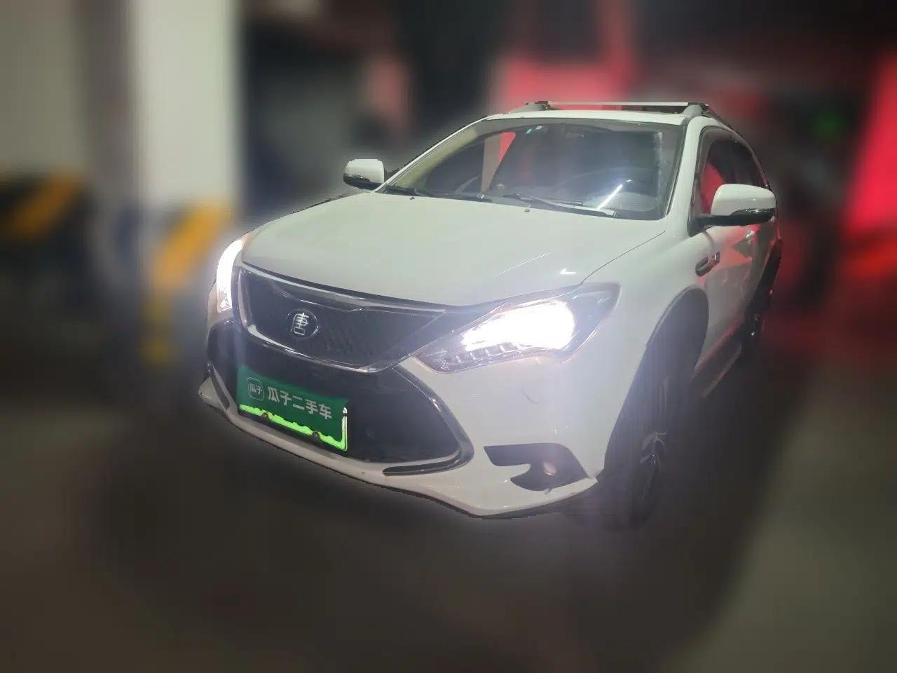 BYD Tang New Energy 2015 2.0T Four-Wheel-Drive Flagship Model — миниатюра 1