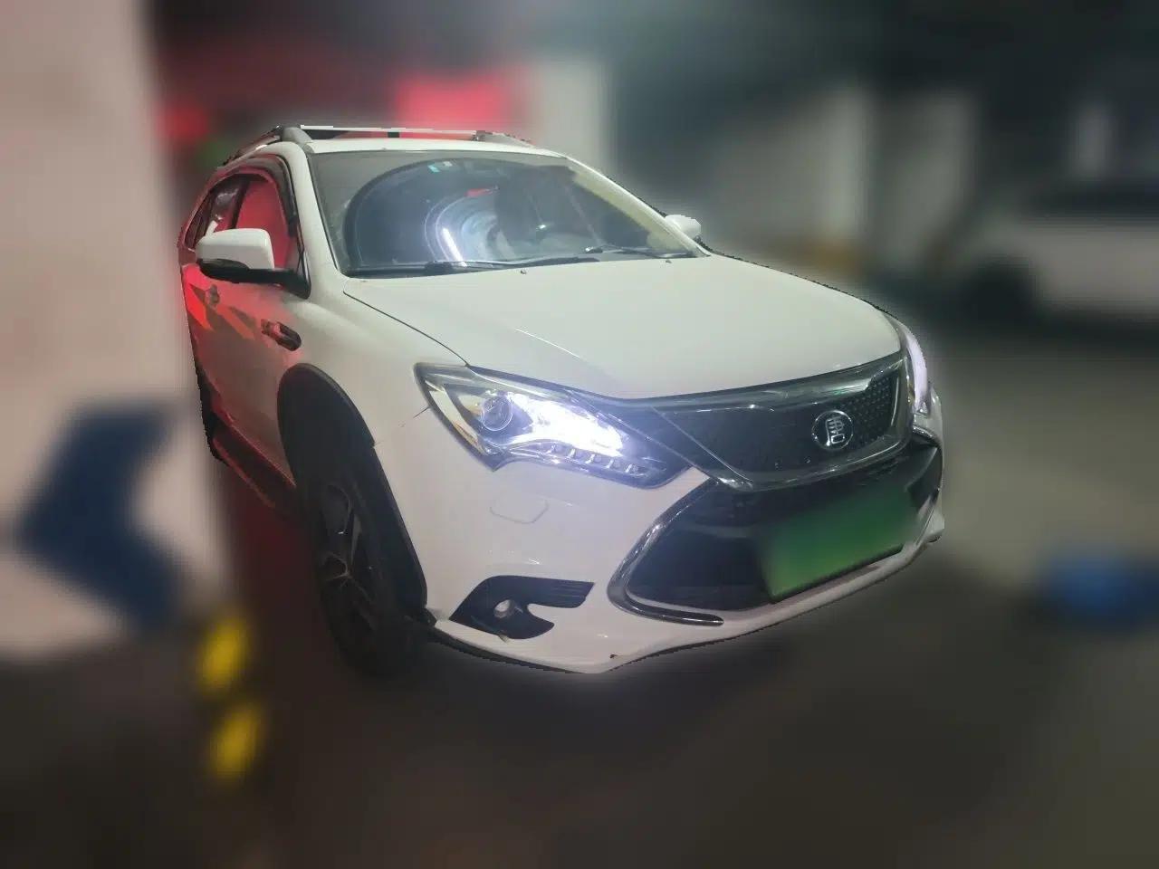 BYD Tang New Energy 2015 2.0T Four-Wheel-Drive Flagship Model — миниатюра 3