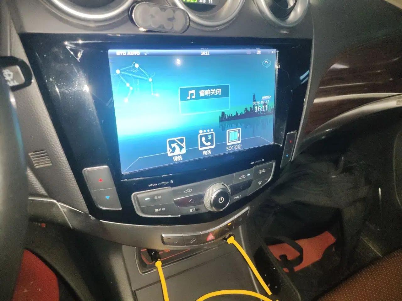 BYD Tang New Energy 2015 2.0T Four-Wheel-Drive Flagship Model — миниатюра 13