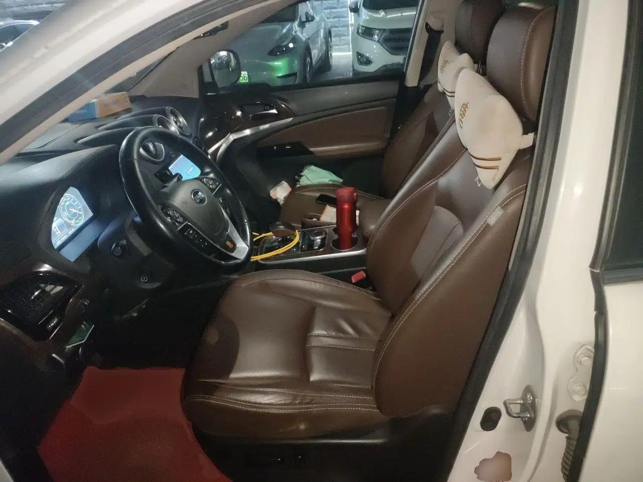 BYD Tang New Energy 2015 2.0T Four-Wheel-Drive Flagship Model — миниатюра 15
