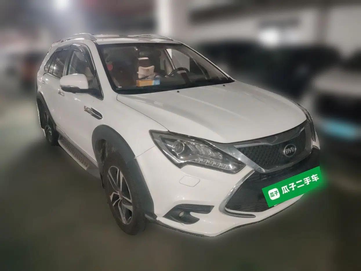 BYD Tang New Energy 2015 2.0T Four-Wheel-Drive Flagship Model — миниатюра 3